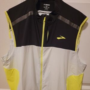 Brooks Run Visible Men's Black and Yellow Vest